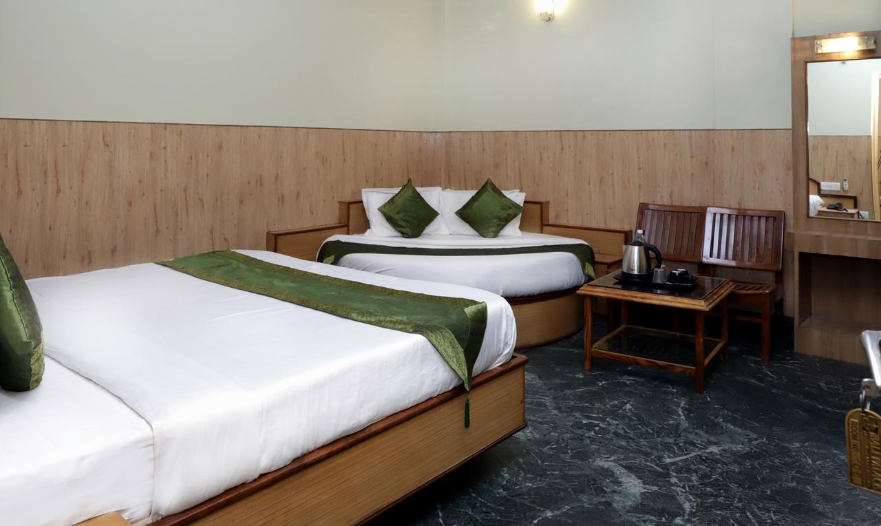 Oyo 22075 Hotel Bali Palace Katra  Buitenkant foto