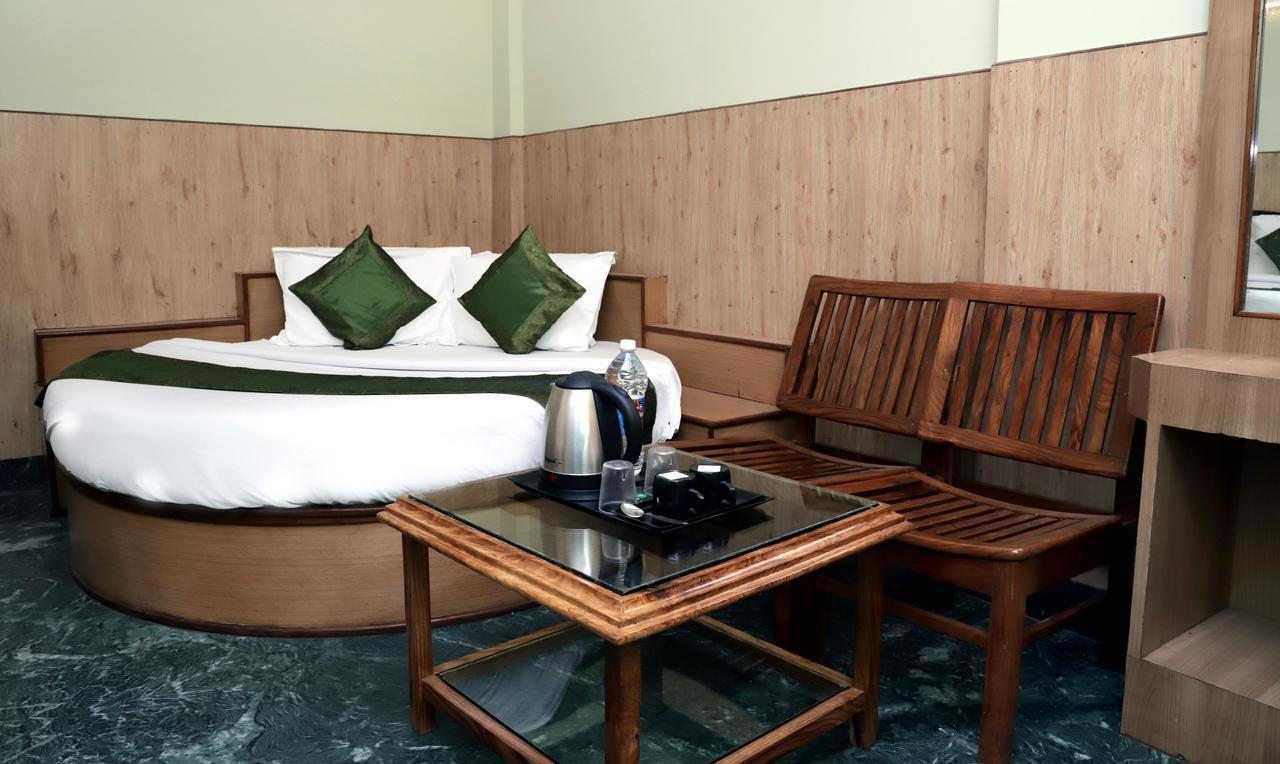 Oyo 22075 Hotel Bali Palace Katra  Buitenkant foto