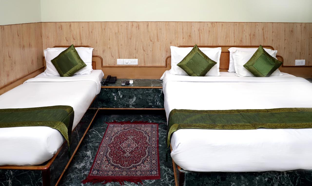 Oyo 22075 Hotel Bali Palace Katra  Buitenkant foto