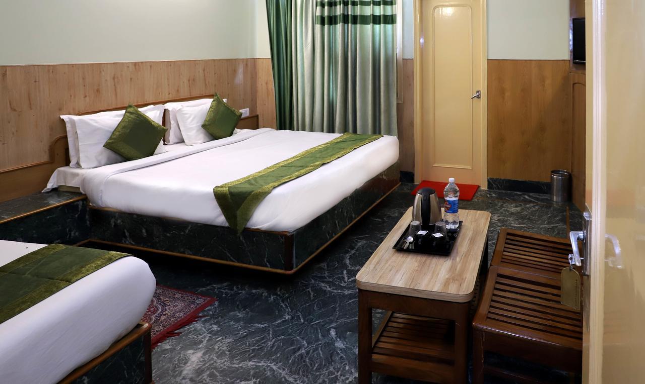 Oyo 22075 Hotel Bali Palace Katra  Buitenkant foto